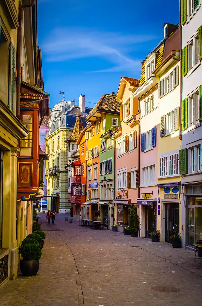Train From Barcelona to Zurich: A 10-Day Itinerary Through Europe